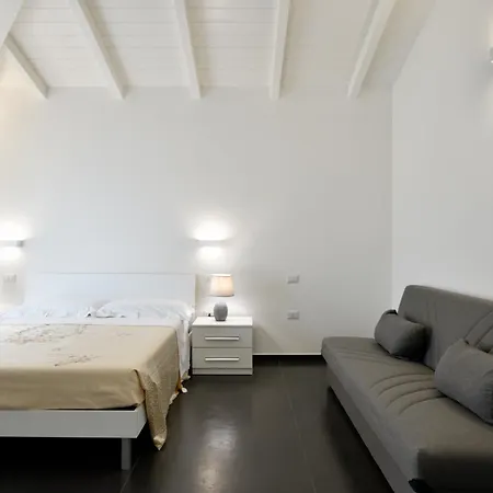 Guest house Sa Omu Bianca 2 *